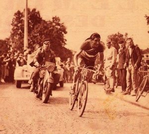 Tour-de-France-1937-Vince-la-tappa-di-Metz