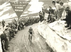 1959 Giro D'Italia Nencini solo sul passo di Gavia